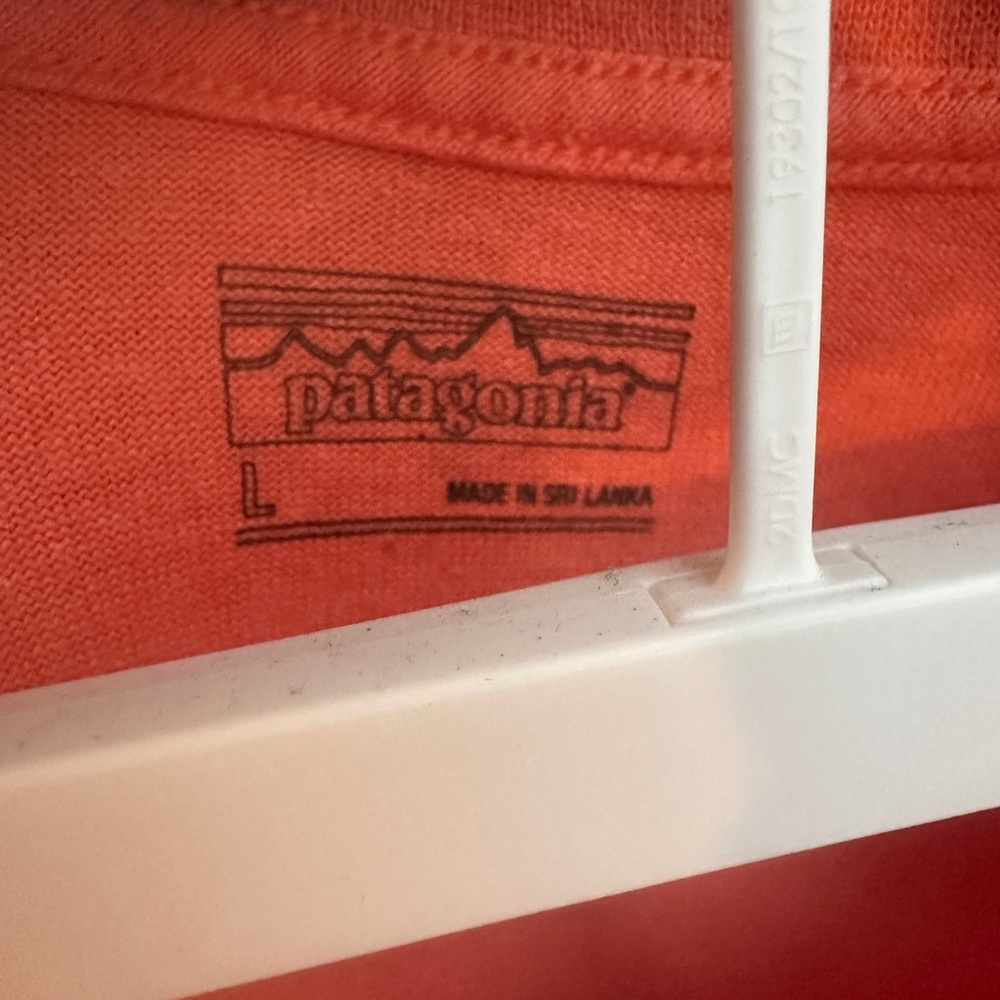 Patagonia Vibrant Orange Pocket Tee Womens large